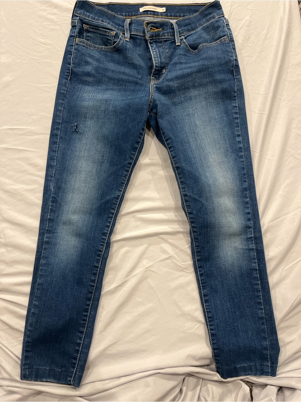 Levi's Women's Skinny Jeans in Blue Wash